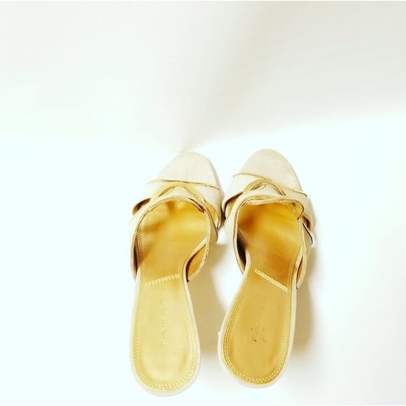 Tahari heels  - Picture 7 of 9